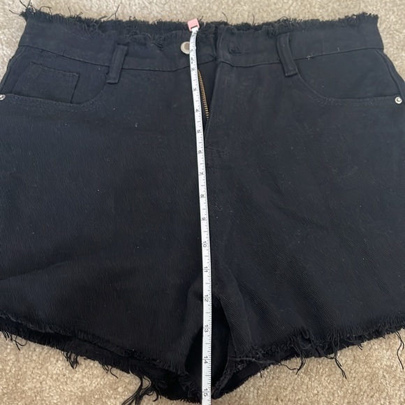 Black high rise shorts - Picture 5 of 5